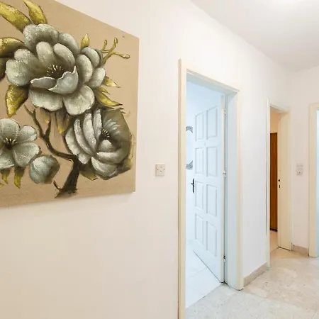 San Pawl Apartment