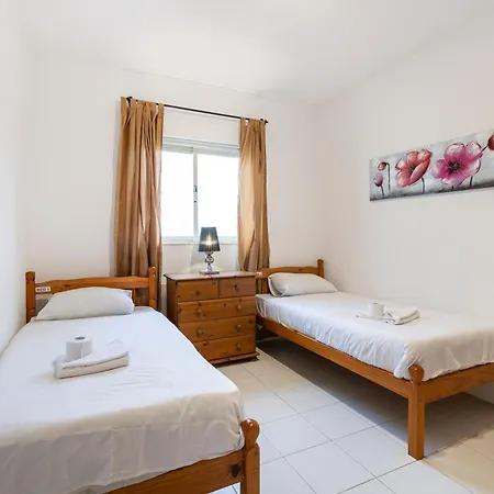 San Pawl Apartment *