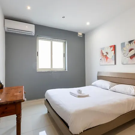 San Pawl Apartment *